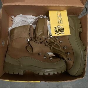 NWT Belleville Mountain Combat Boot Olive color men's size 10.5